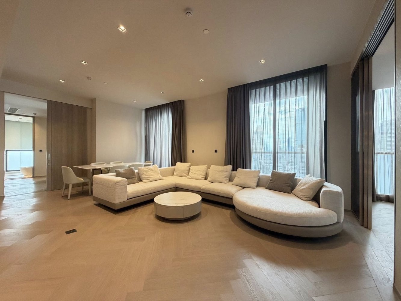 4 bedrooms Condo in Sathon, Thailand No. 67819