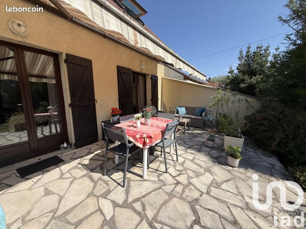 Casa de 4 dormitorios en Aulnay-sous-Bois, France No. 359312