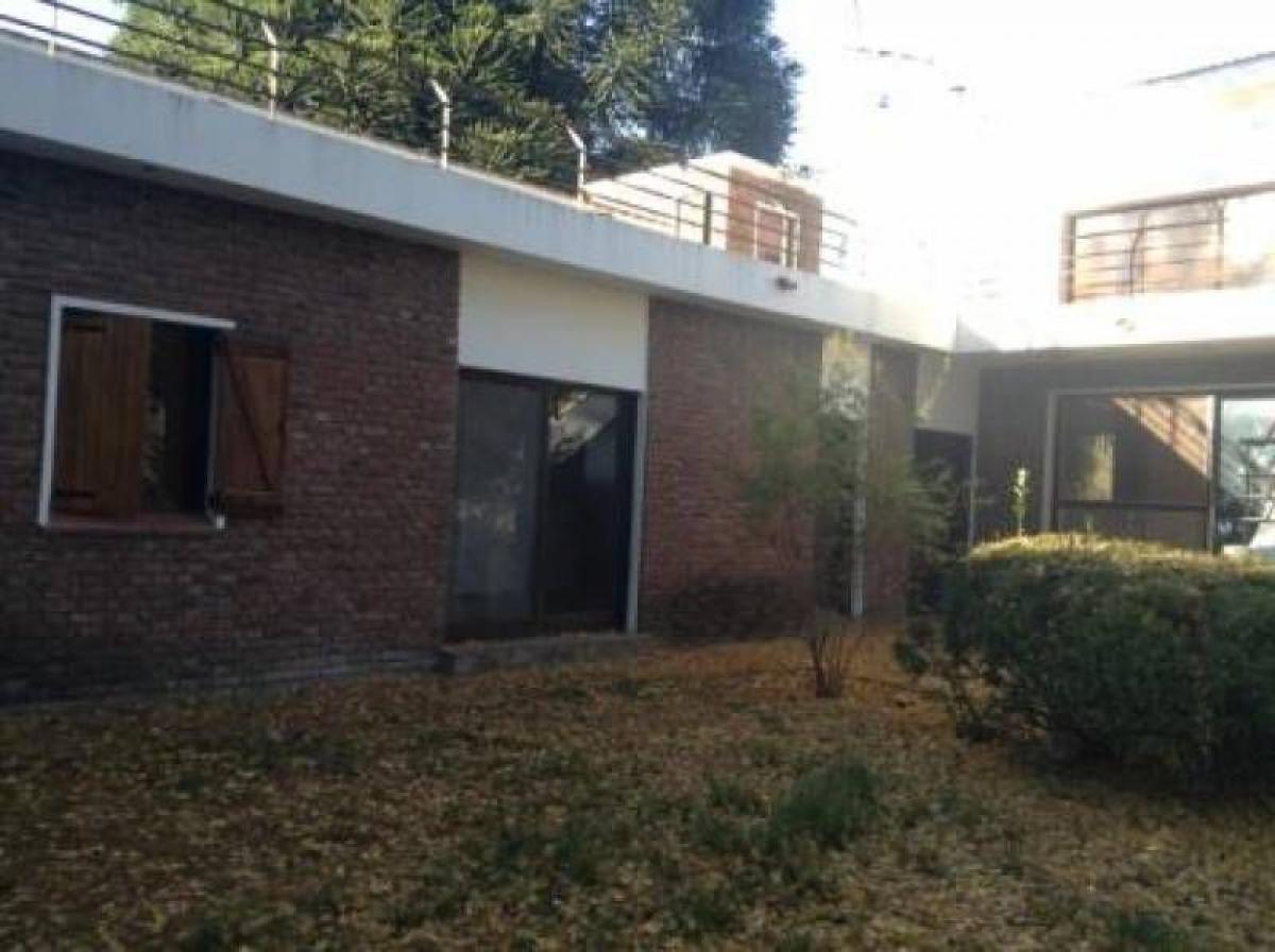 Дом с 4 спальнями в Пилар, Аргентина № 74796