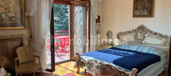 3 bedrooms Penthouse in Rome, Italy No. 34045 17