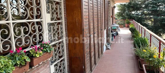 3 bedrooms Penthouse in Rome, Italy No. 34045 12