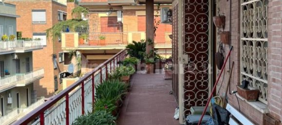 3 bedrooms Penthouse in Rome, Italy No. 34045 6