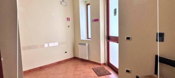 3 rooms Office in Leporano, Italy No. 165521 3