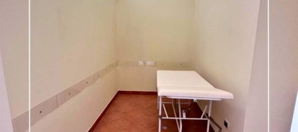 3 rooms Office in Leporano, Italy No. 165521 10