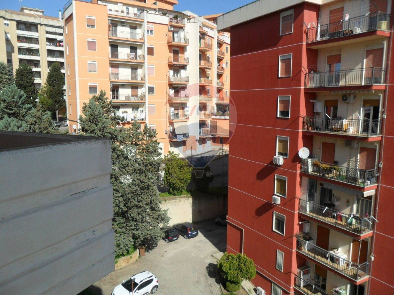 4-salle Bureau à Caltanissetta, Italy No. 49109