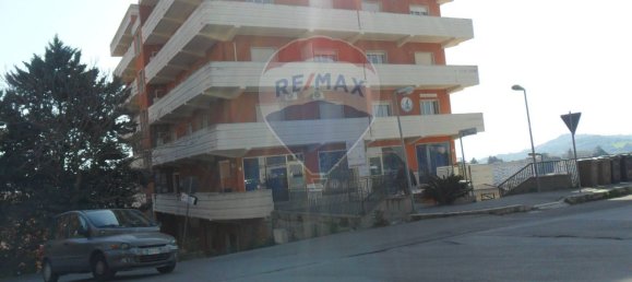 4-salle Bureau à Caltanissetta, Italy No. 49109 9