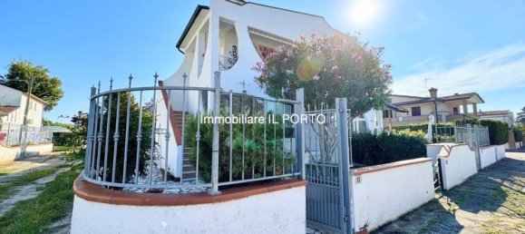 3 bedrooms House in Comacchio, Italy No. 371786 2