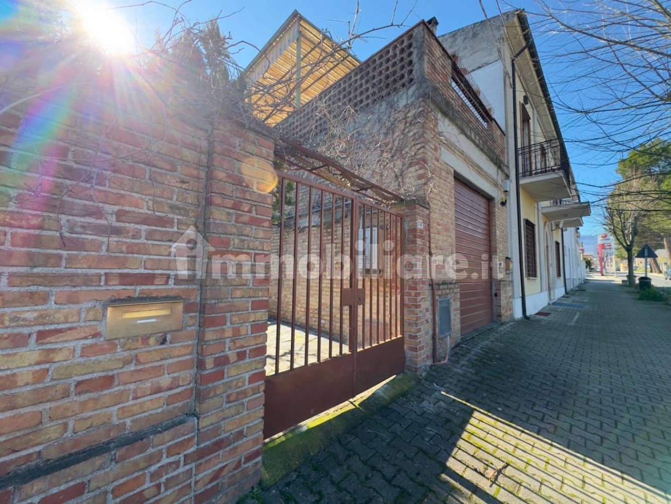 Villa de 5 dormitorios en Torre de' Passeri, Italy No. 82360