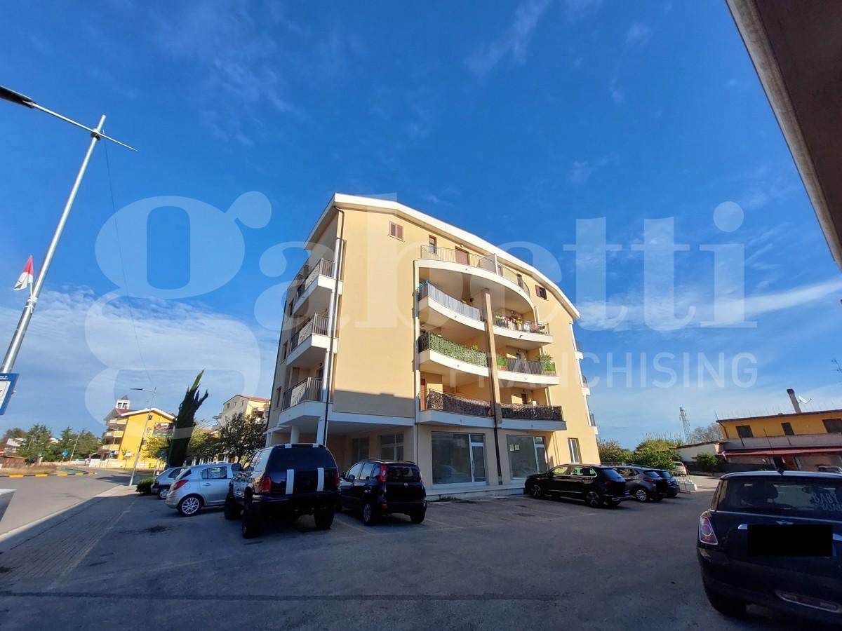 Квартира с 3 комнатами в Коррополи, Италия № 69864