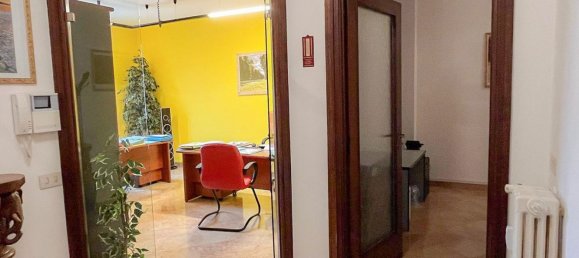 Офис 100м² в Варесе, Италия № 138166 7