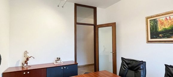 Офис 100м² в Варесе, Италия № 138166 22