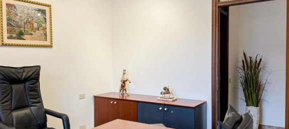 Офис 100м² в Варесе, Италия № 138166 21