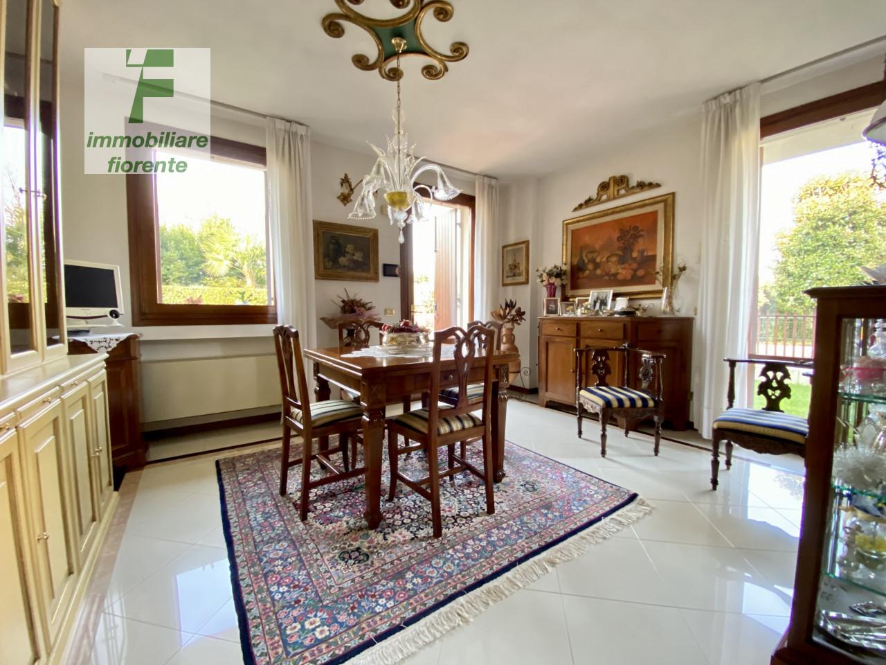 Villa de 6 habitaciónes en Vigodarzere, Italy No. 236881