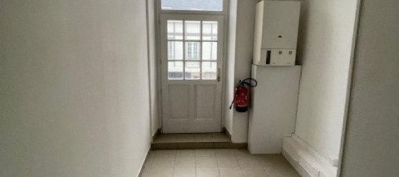 8 rooms Apartment in Orleans, France No. 40111 5