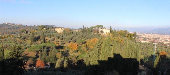 5 rooms Apartment in Florence, Italy No. 33156 4