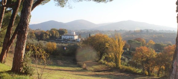 5 rooms Apartment in Florence, Italy No. 33156 2