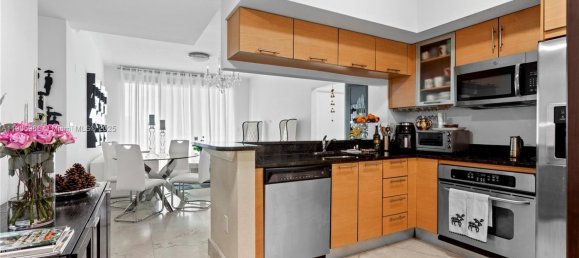 3 dormitorios propiedad comercial en venta en Miami, Miami-Dade, Florida, USA № 615853 17
