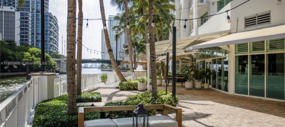 3 dormitorios propiedad comercial en venta en Miami, Miami-Dade, Florida, USA № 615853 3