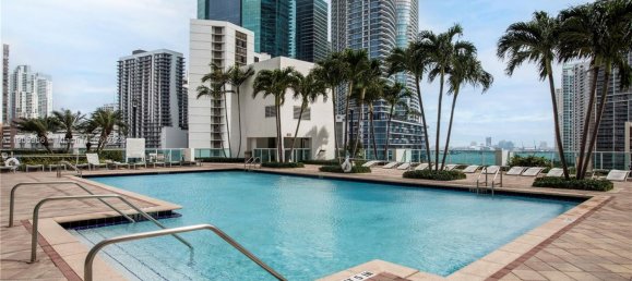3 dormitorios propiedad comercial en venta en Miami, Miami-Dade, Florida, USA № 615853 4