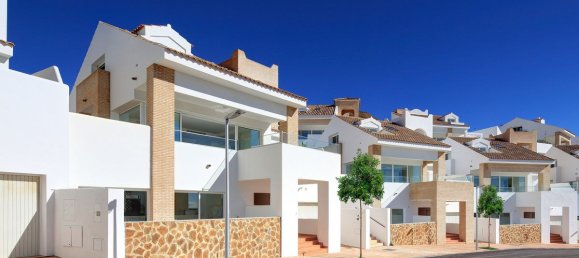 4 bedrooms Villa in Benalmadena, Spain No. 2866 2