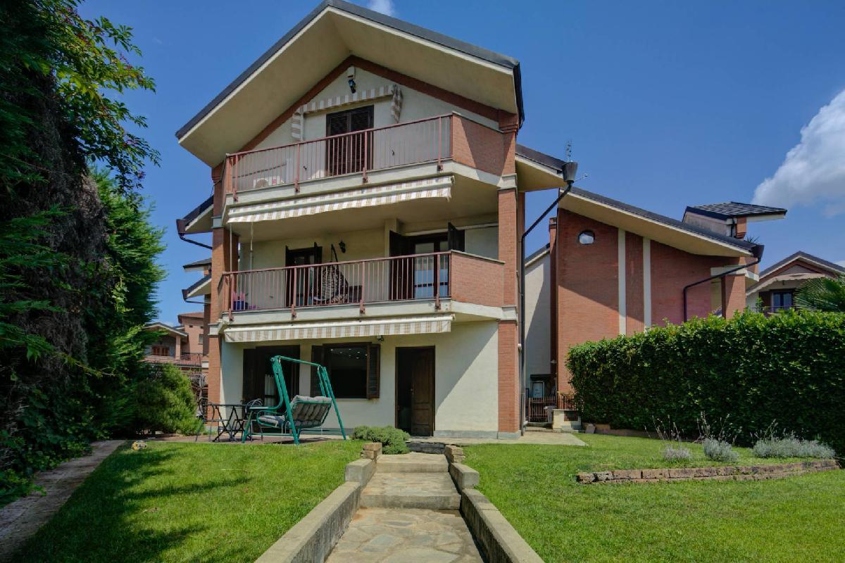 Villa de 3 dormitorios en Rivoli, Italy No. 356543