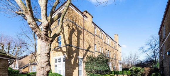 Studio in London, United Kingdom No. 9910 12