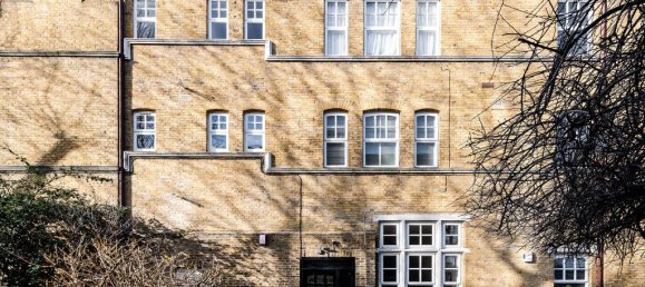 Studio in London, United Kingdom No. 9910 3