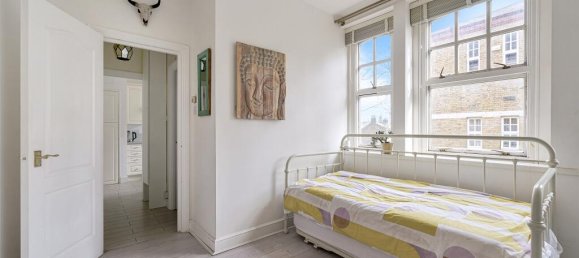 Studio in London, United Kingdom No. 9910 5