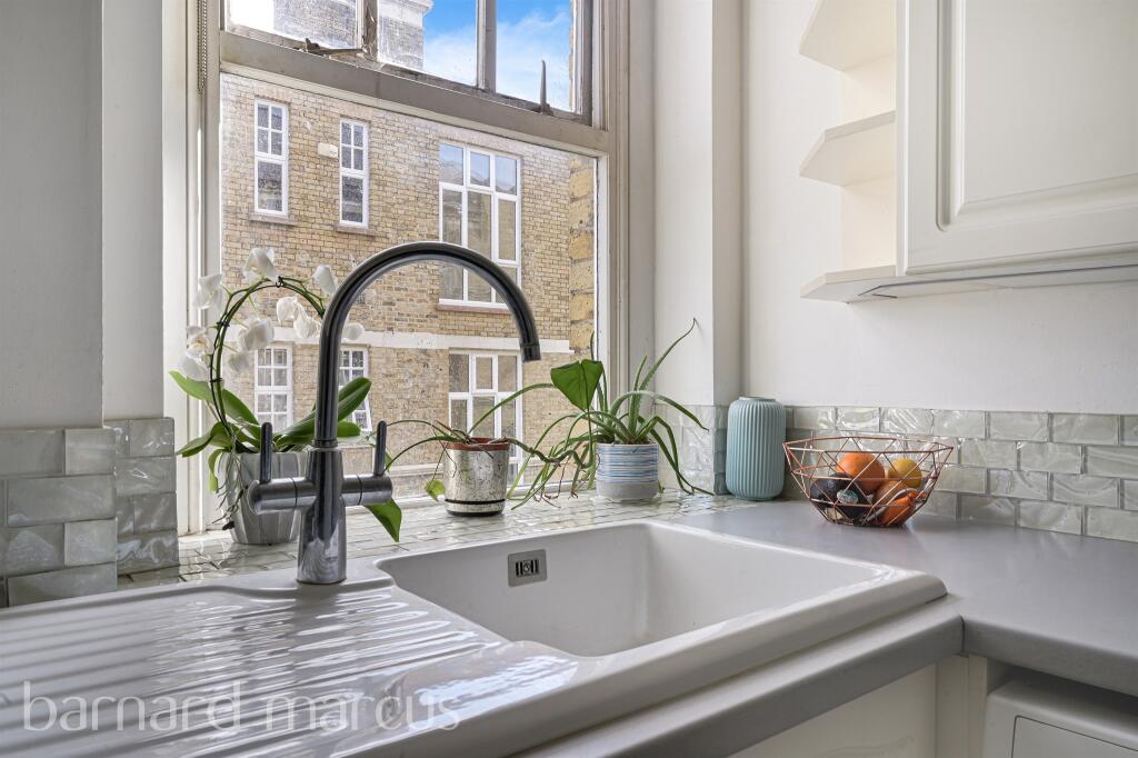 Studio in London, United Kingdom No. 9910