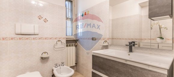 Квартира с 3 комнатами в Рим, Италия № 275598 17