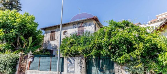 Квартира с 3 комнатами в Рим, Италия № 275598 7