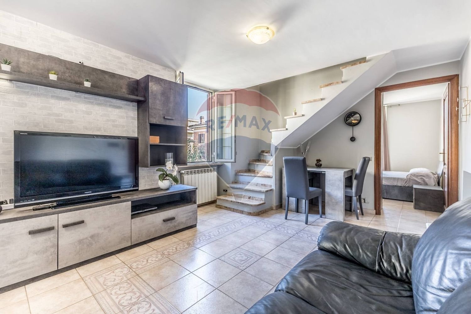 Квартира с 3 комнатами в Рим, Италия № 275598