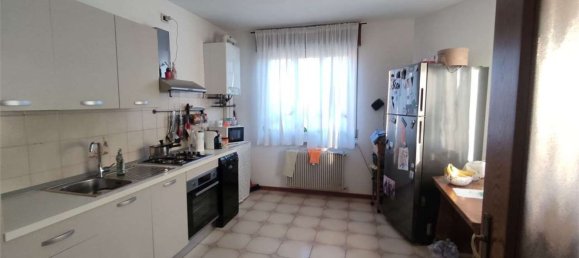 5 bedrooms Apartment in Udine, Italy No. 315435 3