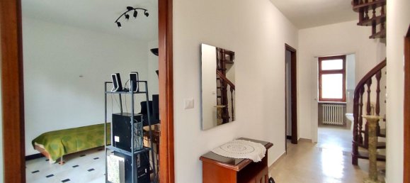 6 rooms House in Turin, Italy No. 47994 8