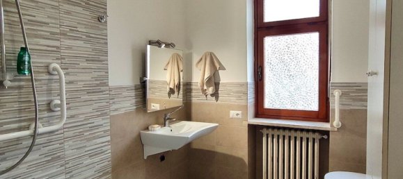6 rooms House in Turin, Italy No. 47994 85