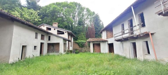 Дом с 22 комнатами в Пинероло, Италия № 118349 3