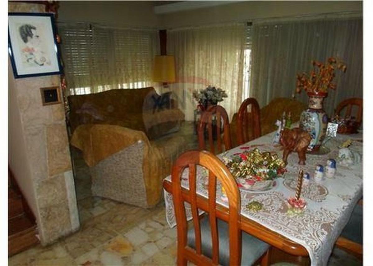 3 bedrooms House in Tres de Febrero, Argentina No. 12278
