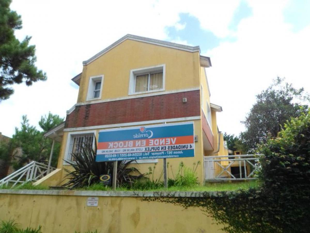 466m² Commercial property in Mar del Plata, Argentina No. 105506