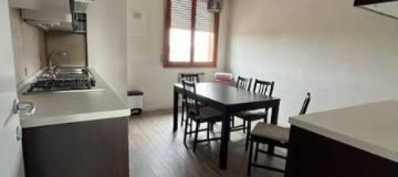 5 rooms Apartment in Modena, Italy No. 137975 8