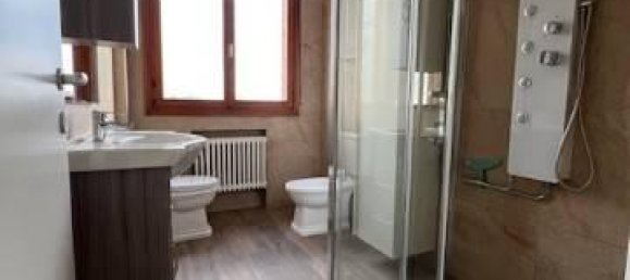 5 rooms Apartment in Modena, Italy No. 137975 21