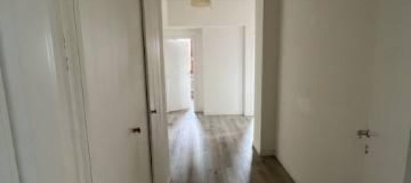 5 rooms Apartment in Modena, Italy No. 137975 18