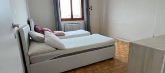 5 rooms Apartment in Modena, Italy No. 137975 14