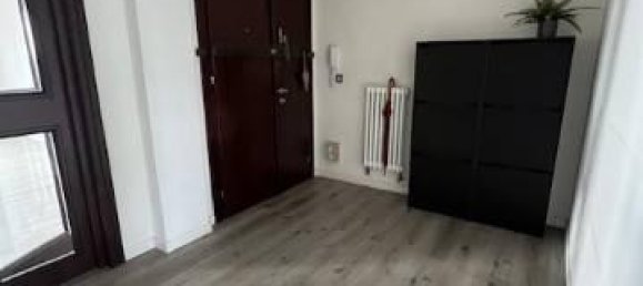 5 rooms Apartment in Modena, Italy No. 137975 2