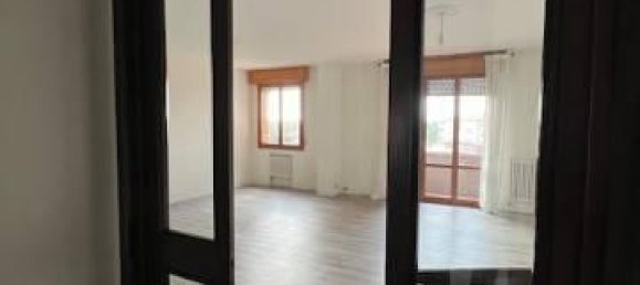 5 rooms Apartment in Modena, Italy No. 137975 4