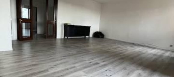 5 rooms Apartment in Modena, Italy No. 137975 7