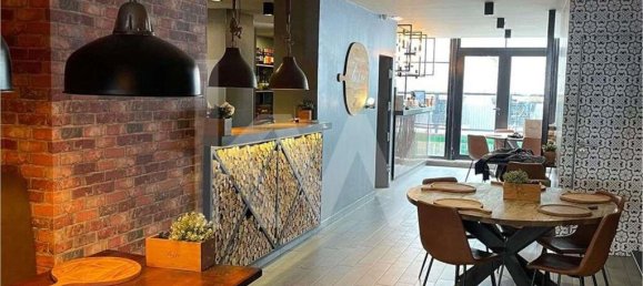 164m² Commercial property in Lisbon, Portugal No. 89287 4