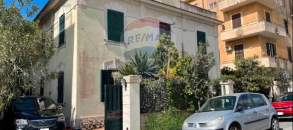 Квартира с 4 комнатами в Анцио, Италия № 219251 4