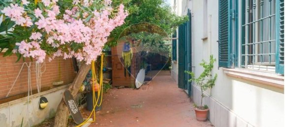 Квартира с 4 комнатами в Анцио, Италия № 219251 5