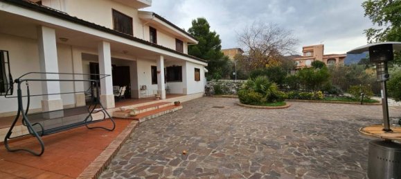 Вилла с 3 спальнями в Реджо Калабрия, Италия № 155907 2