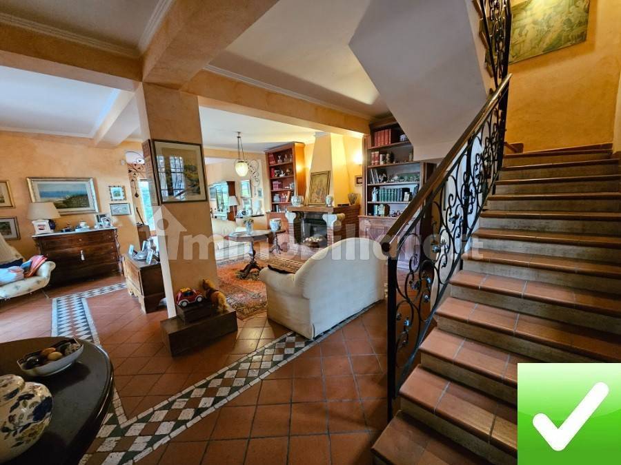 Вилла с 3 спальнями в Реджо Калабрия, Италия № 155907